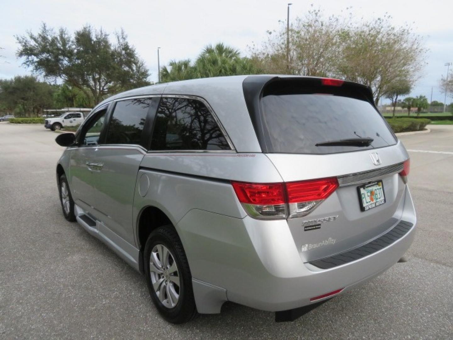 2014 Silver /GRAY Honda Odyssey EX-L (5FNRL5H68EB) with an 3.5L V6 SOHC 24V engine, 6-Speed Automatic transmission, located at 4301 Oak Circle #19, Boca Raton, FL, 33431, (954) 561-2499, 26.388861, -80.084038 - You are looking at Gorgeous Low Mileage 2014 Honda Odyssey EX-L Braunability Freedom Van Handicap Van Wheelchair Van Conversion Van with 25K Original Miles, Power Side Entry Ramp with Kneeling Van Function, Passenger Side Quick Lock System (same as ez lock), Quick Release Front Seats, Tie Down Syste - Photo#26